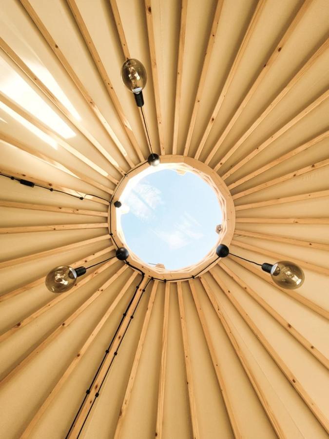 Отель Jurty Glamping Гостынин Экстерьер фото