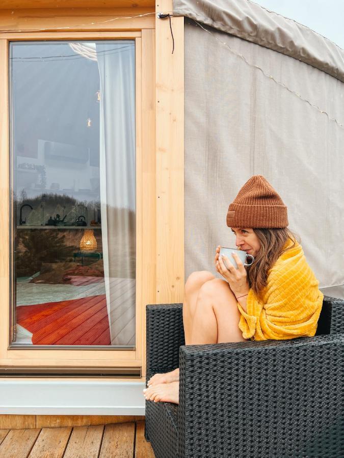 Отель Jurty Glamping Гостынин Экстерьер фото