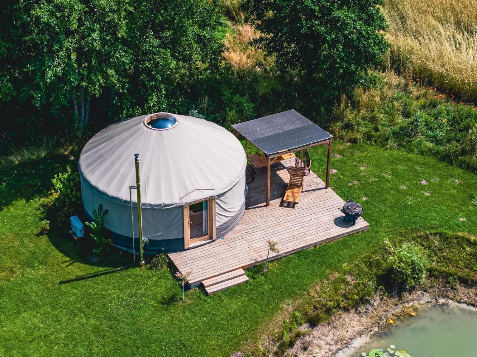 Отель Jurty Glamping Гостынин Экстерьер фото