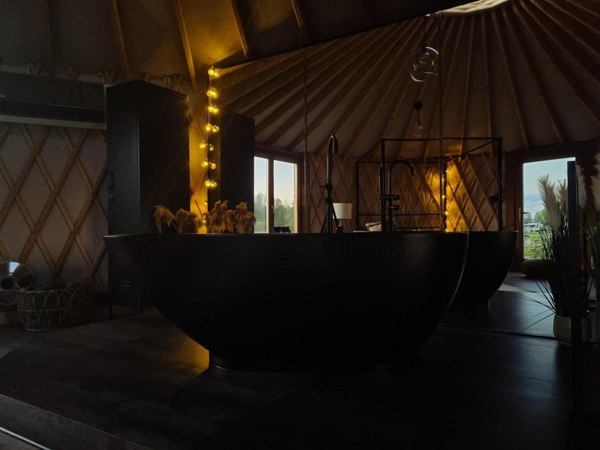 Отель Jurty Glamping Гостынин Экстерьер фото