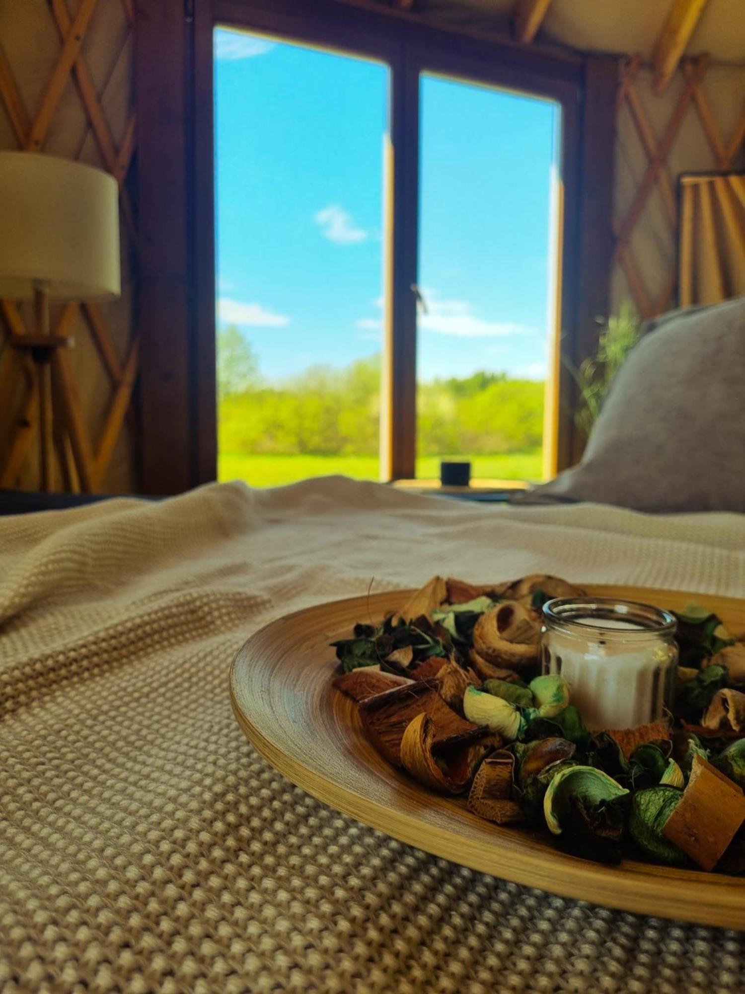 Отель Jurty Glamping Гостынин Экстерьер фото