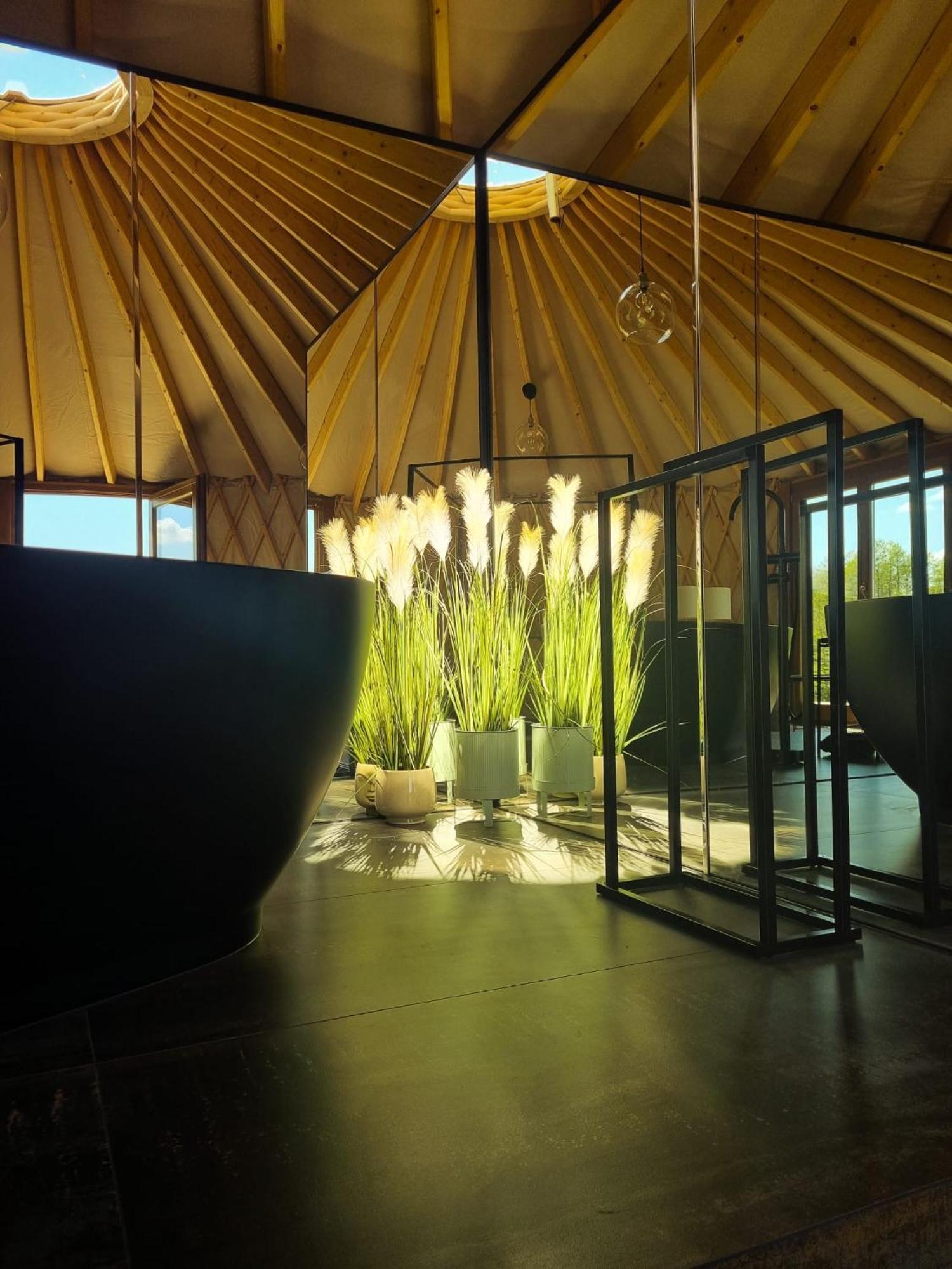Отель Jurty Glamping Гостынин Экстерьер фото